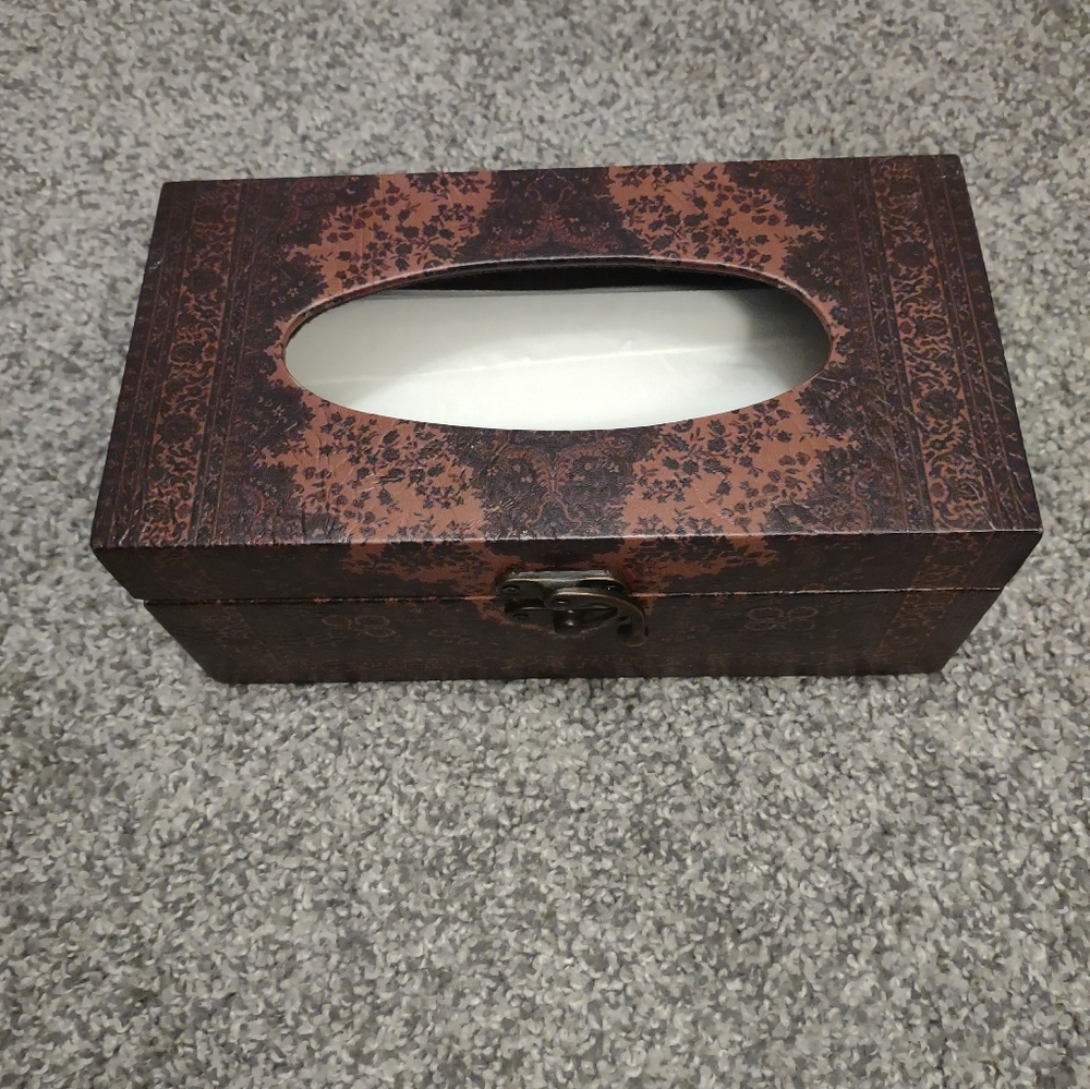 Olde-Worlde Tissue Box - Picture 15 of 16